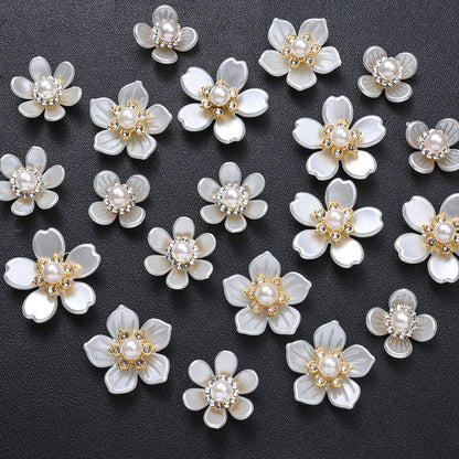 19-27 mm White Flower Acrylic Patches