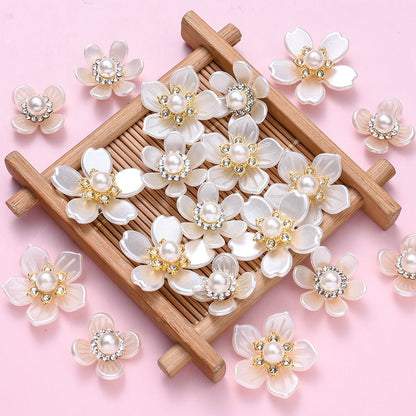 19-27 mm White Flower Acrylic Patches