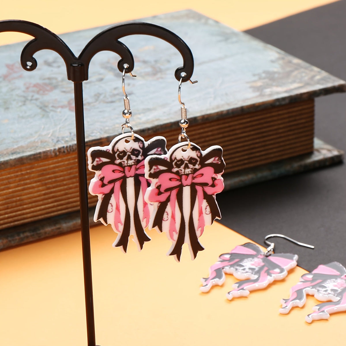 Pink Black Bow Acrylic Spacer Beads