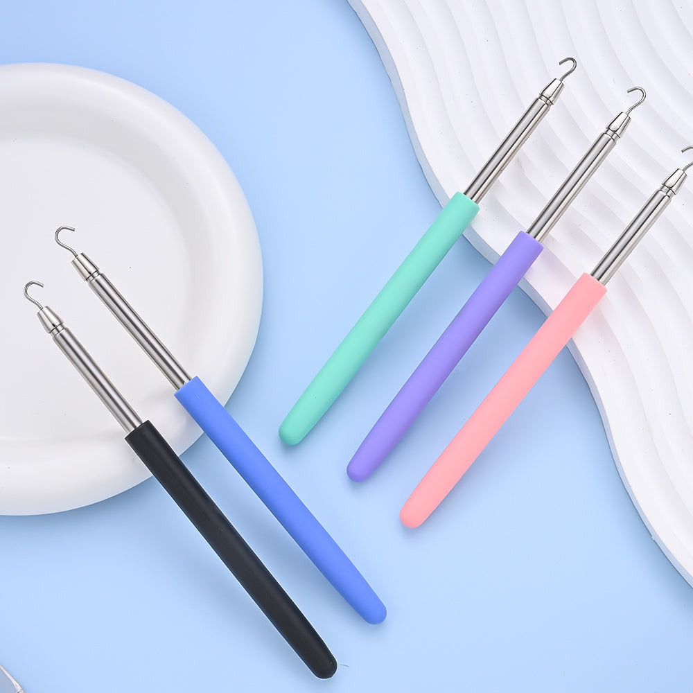 Retractable Bracelet Assist Tool