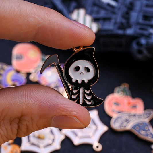10PCS 10–29mm Halloween Alloy Pendant Set