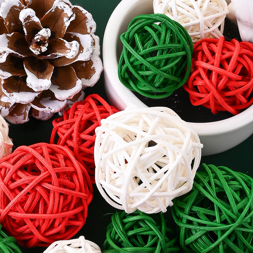 15PCS 3/4cm Red Green White Christmas Wicker Rattan Ball Set