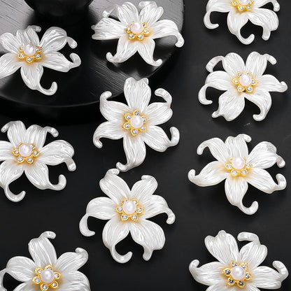10-Piece White Acrylic Iris Flower Flatback Charms